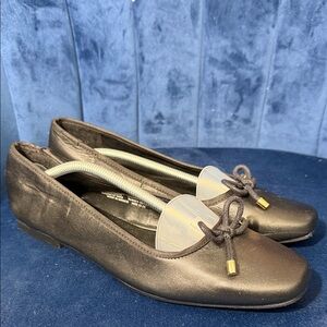 Steve Madden Neelo Black Leather Ballet Flats Size 9.5 w/ Bow Accent